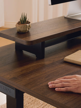 Höhenverstellbarer Schreibtisch-1