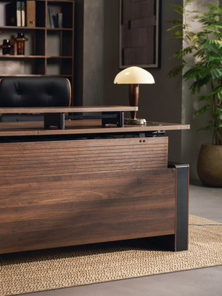 höhenverstellbarer Chefschreibtisch-1