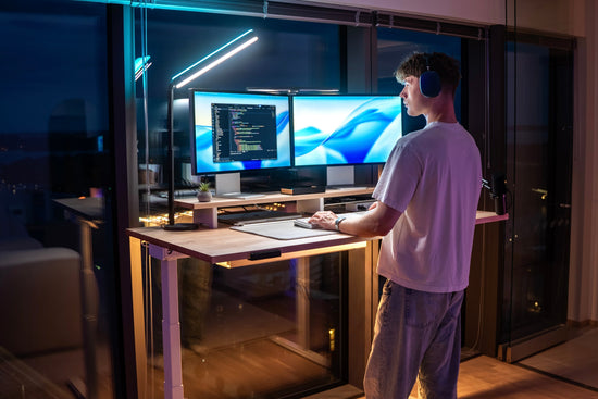 Ein Blick in Lukes Workspace: Wie ein Softwareentwickler Raum für Deep Focus und alltägliche Kreativität schuf