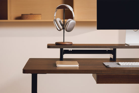 Schreibtischablage mit ausziehbarem Schiebetablett