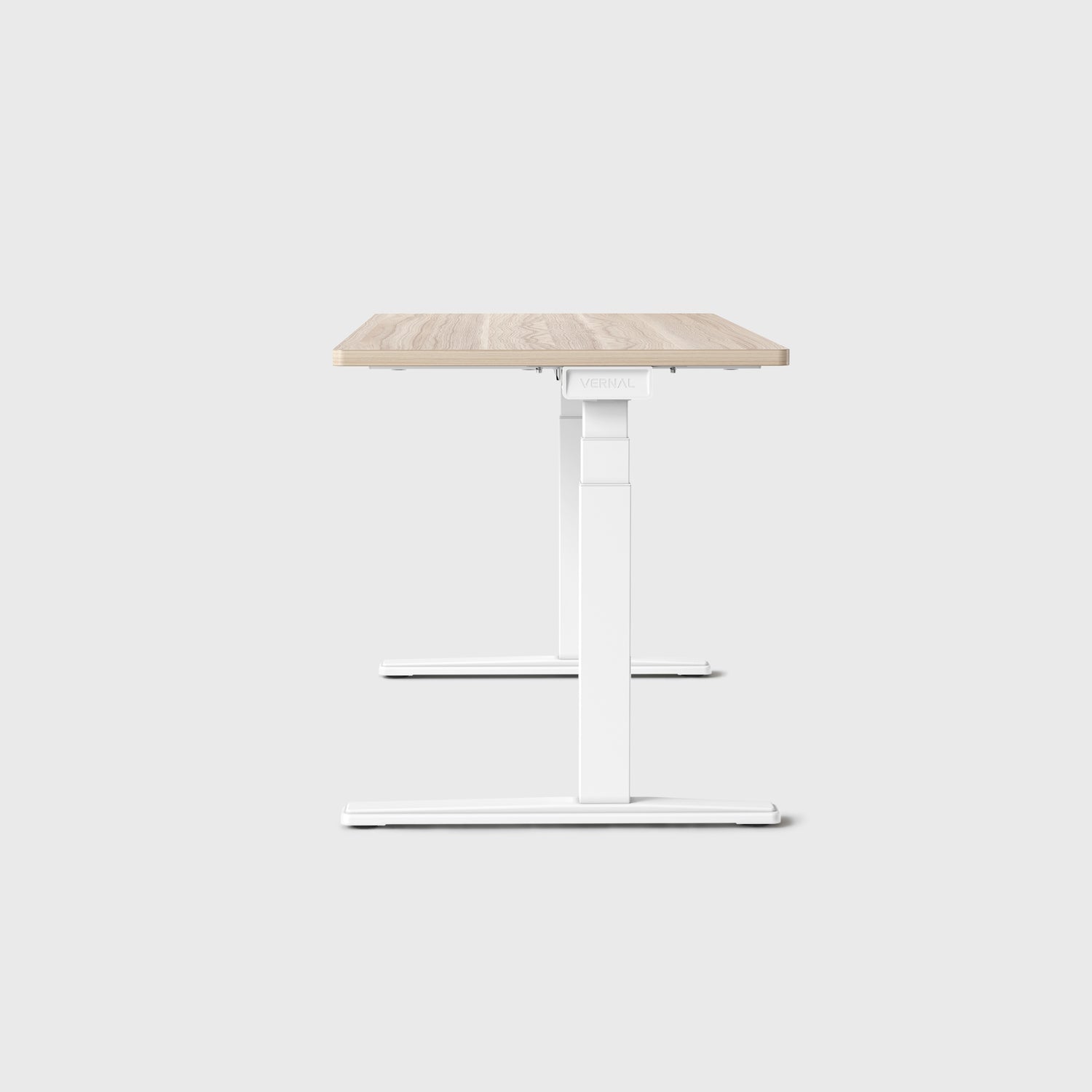 Helles Walnussholz höhenverstellbarer Schreibtisch Weiß Gestell-3