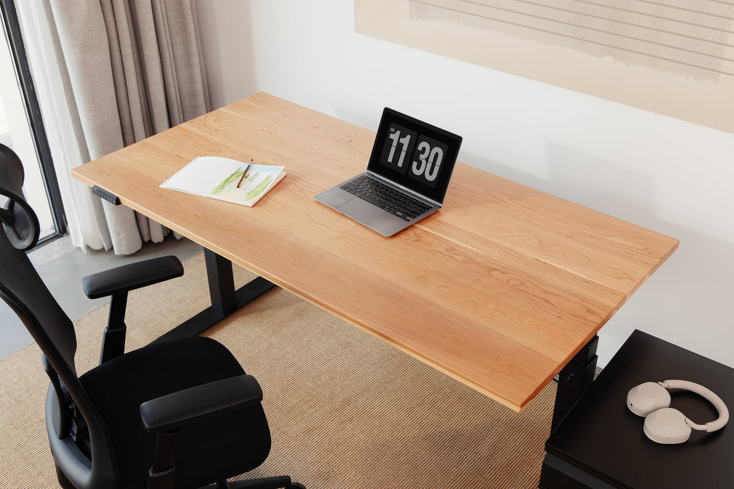 Kirschholz Vernal Massivholz Höhenverstellbarer Schreibtisch 2025 Schwarz-2