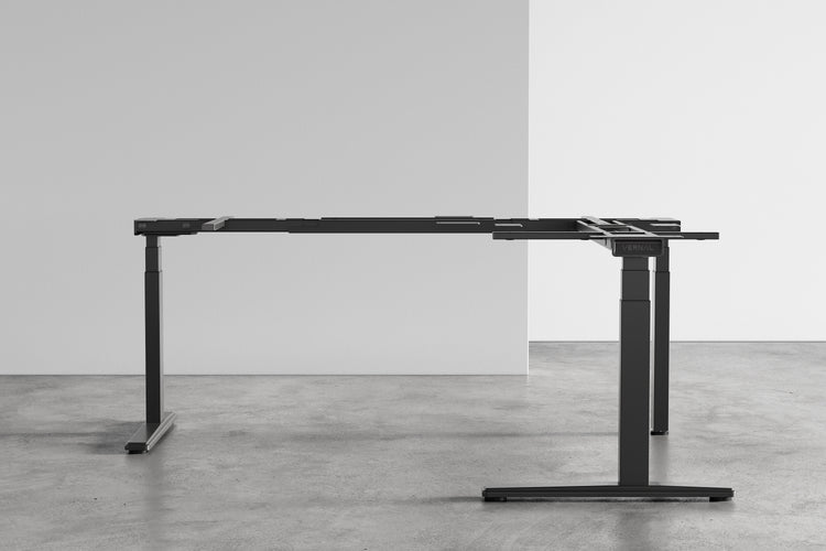 L-förmige Höhenverstellbarer Eckschreibtisch Schwarz Gestell 