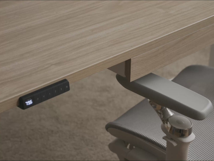 Kollisionsschutzsystem, erkennt Armlehnen unter dem Schreibtisch